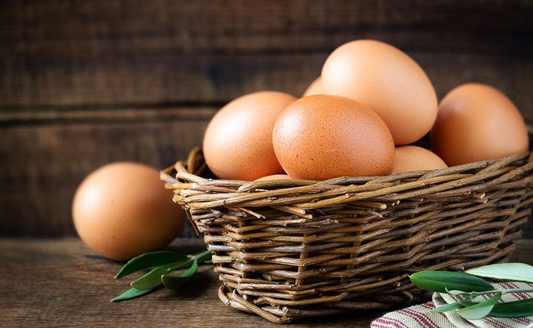 Preço do ovo de galinha sobe mais de 20% em 12 meses e tem a maior alta em 10 anos 