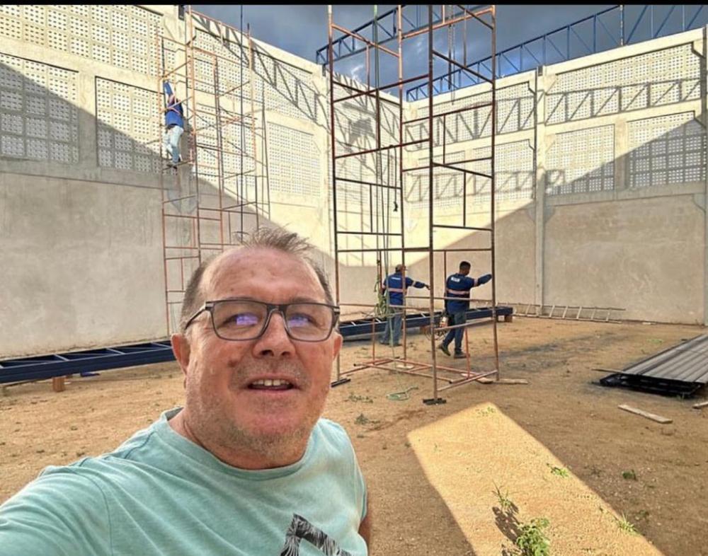  Prefeito Ceninha Lucena visita obras em andamento e destaca avanços em Bonito de Santa Fé 