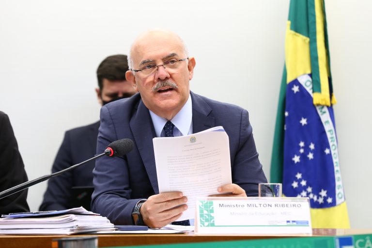  Milton Ribeiro, entregou pedido de exoneração ao presidente Jair Bolsonaro