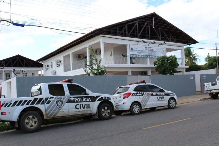 A promotora Mariana Bezerra pediu à Justiça a quebra do sigilo bancário do delegado relativo ao período de 14/07/2014 a 16/05/2023,
