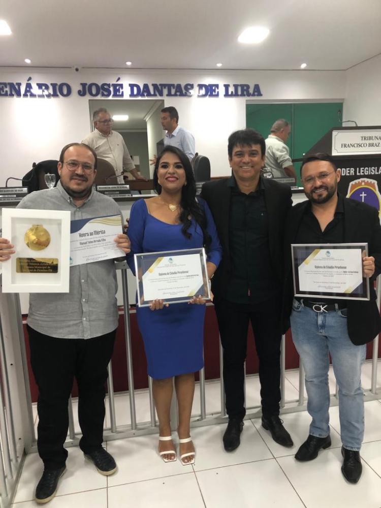 Entrega de de títulos durante sessão nessa quinta-feira, dia 31 