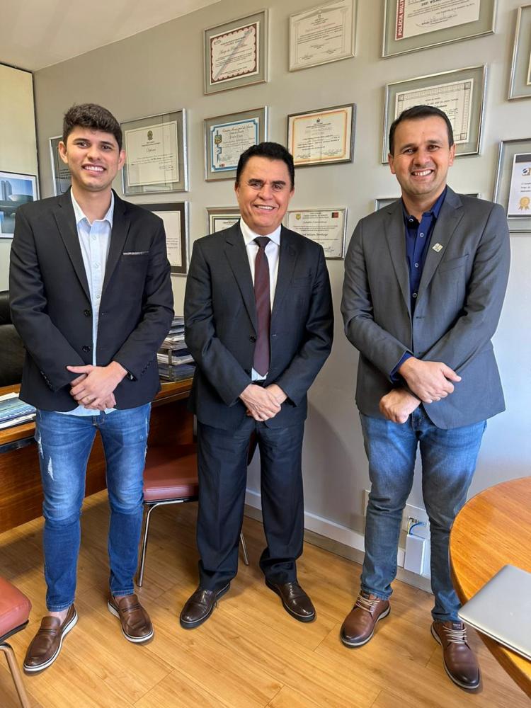  Prefeito Aldo Andrade consegue recursos de pelo menos R$ 416 mil com Wilson Santiago para reforma de estádio de futebol 