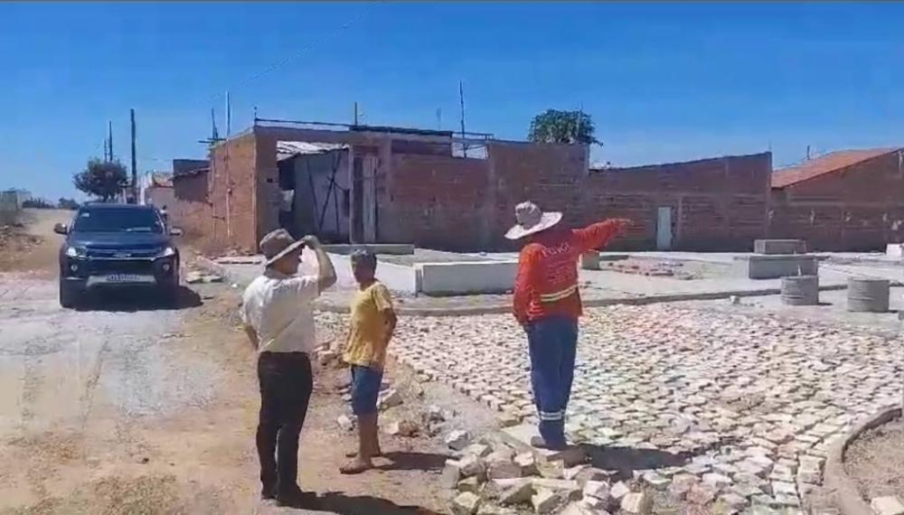 Prefeito Luiz Claudino visita obras no município de São João do Rio do Peixe 