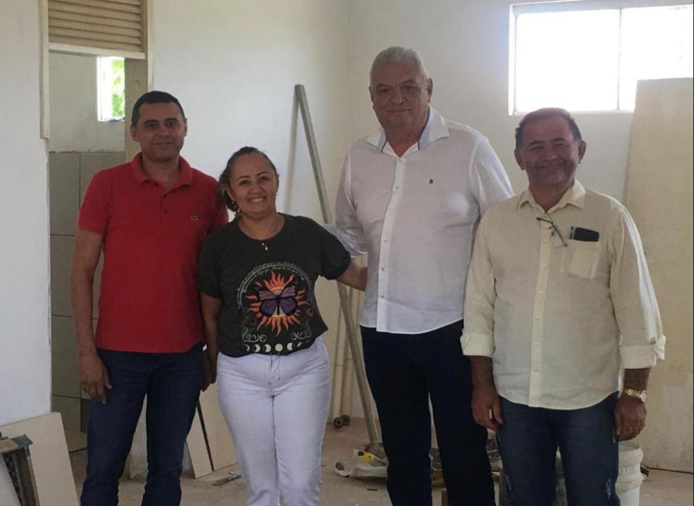 Vereadores do Barro visitam obras de reforma do hospital municipal 