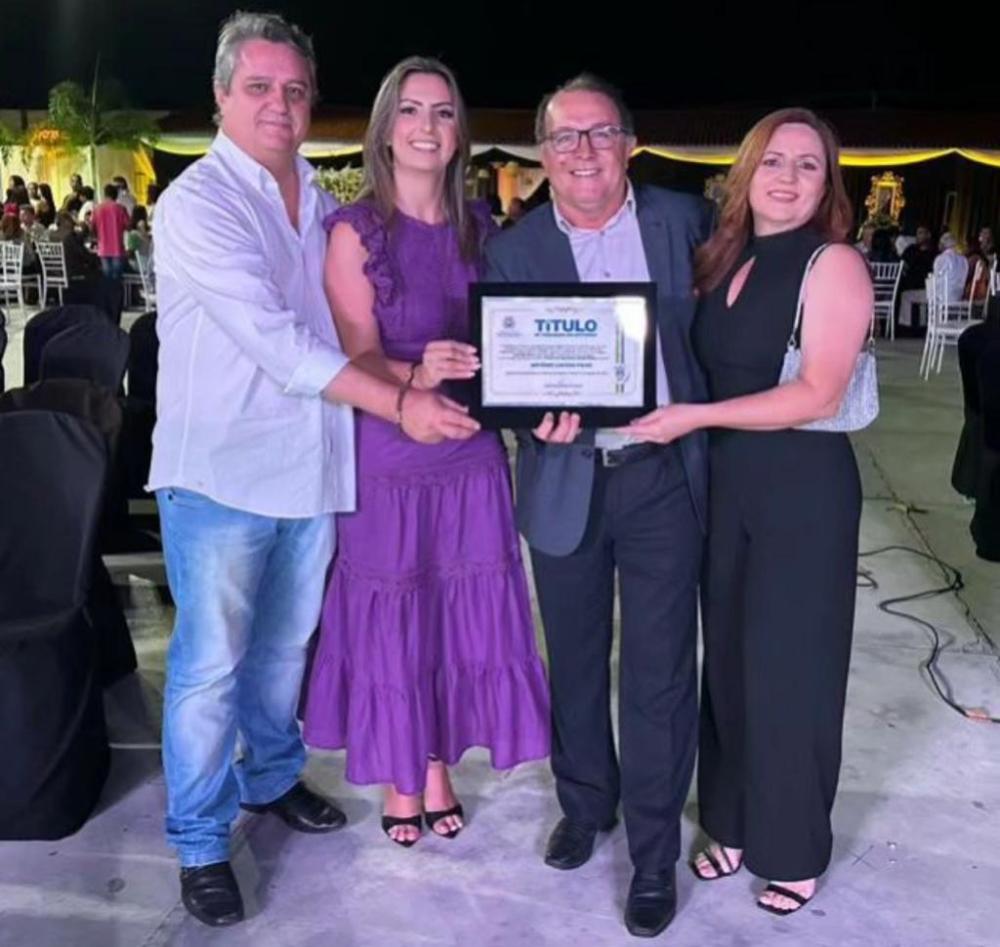Vereadora Virgínia Reis homenageia prefeito Ceninha Lucena com título de cidadão mauritiense