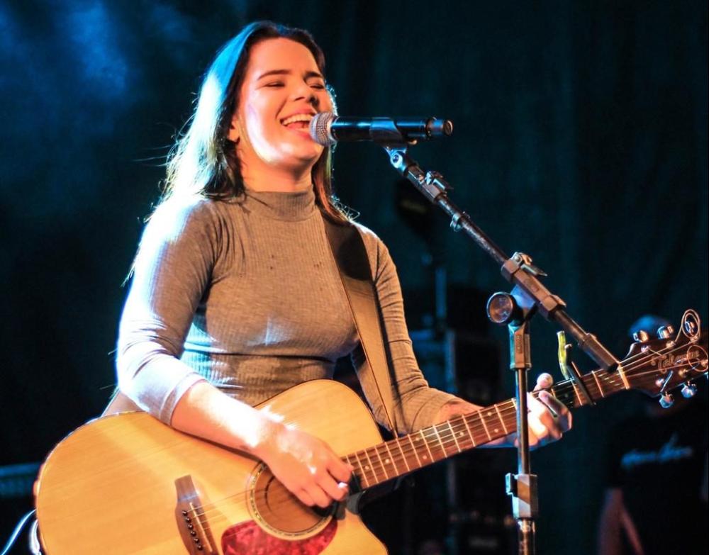 Cantora Maria Clara 