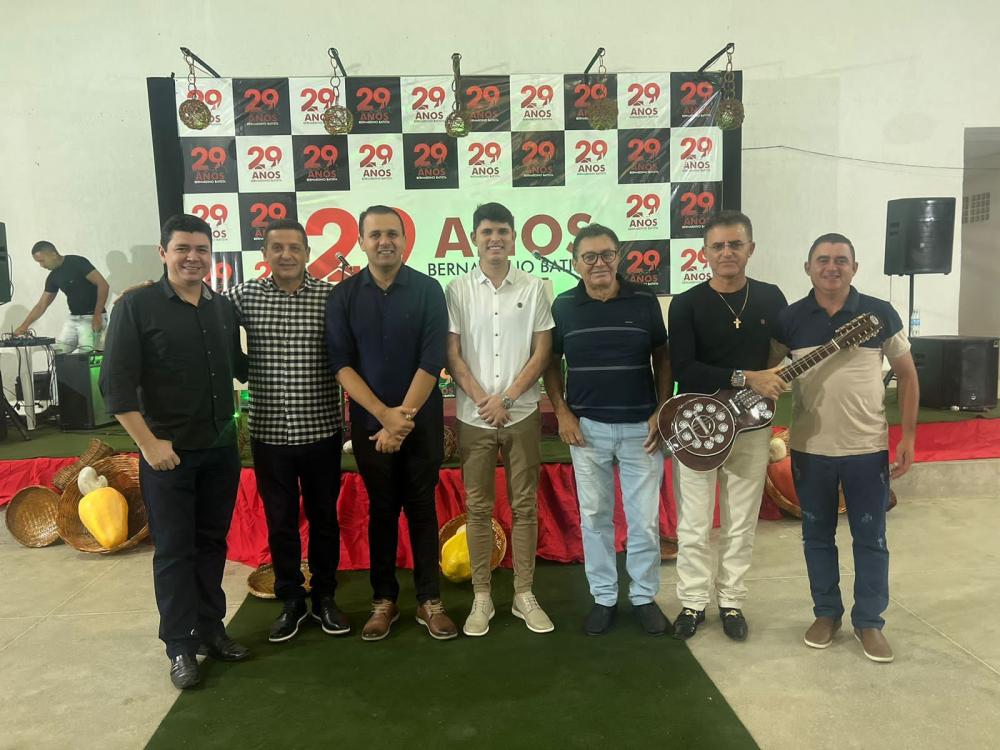 Prefeito Aldo Andrade abre semana do município com o 2º Encontro de grandes repentistas de Bernardino Batista 