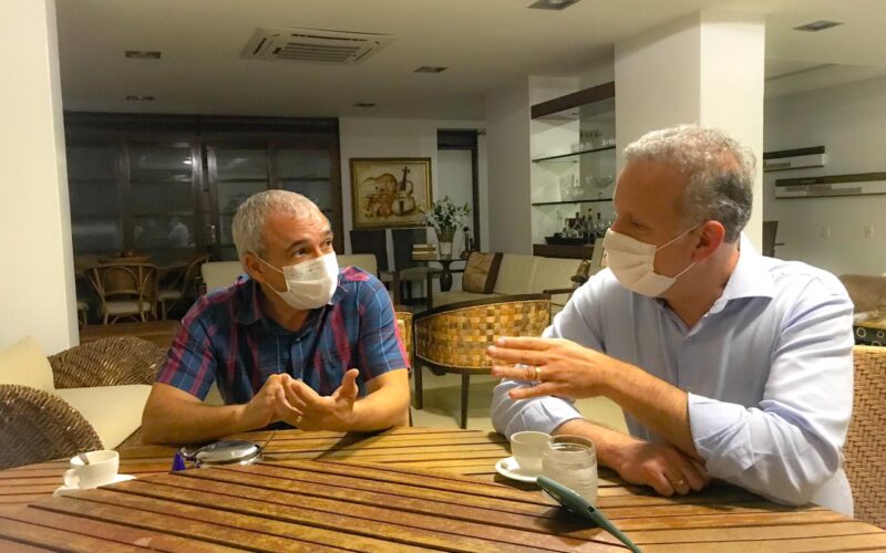 Aguinaldo Ribeiro deve disputara a reeleição, revela prefeito de Esperança 