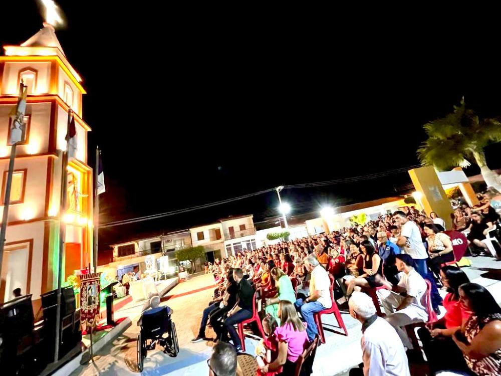 Paróquia de Santa Helena encerra hoje festividades alusivas à padroeira da cidade 
