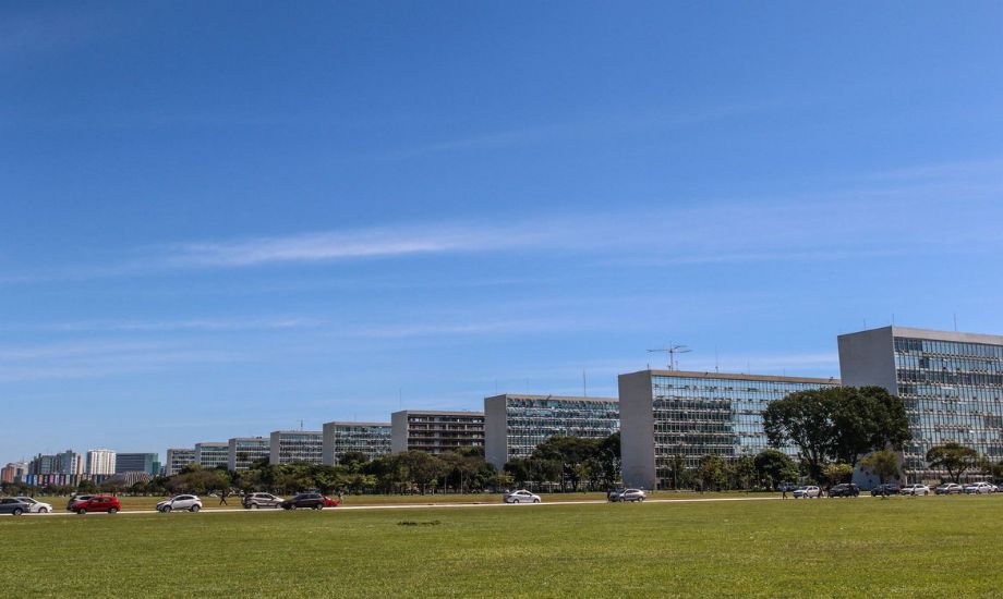 O CNU consiste em um modelo de realização conjunta de concursos públicos, aos moldes do Exame Nacional do Ensino Médio 