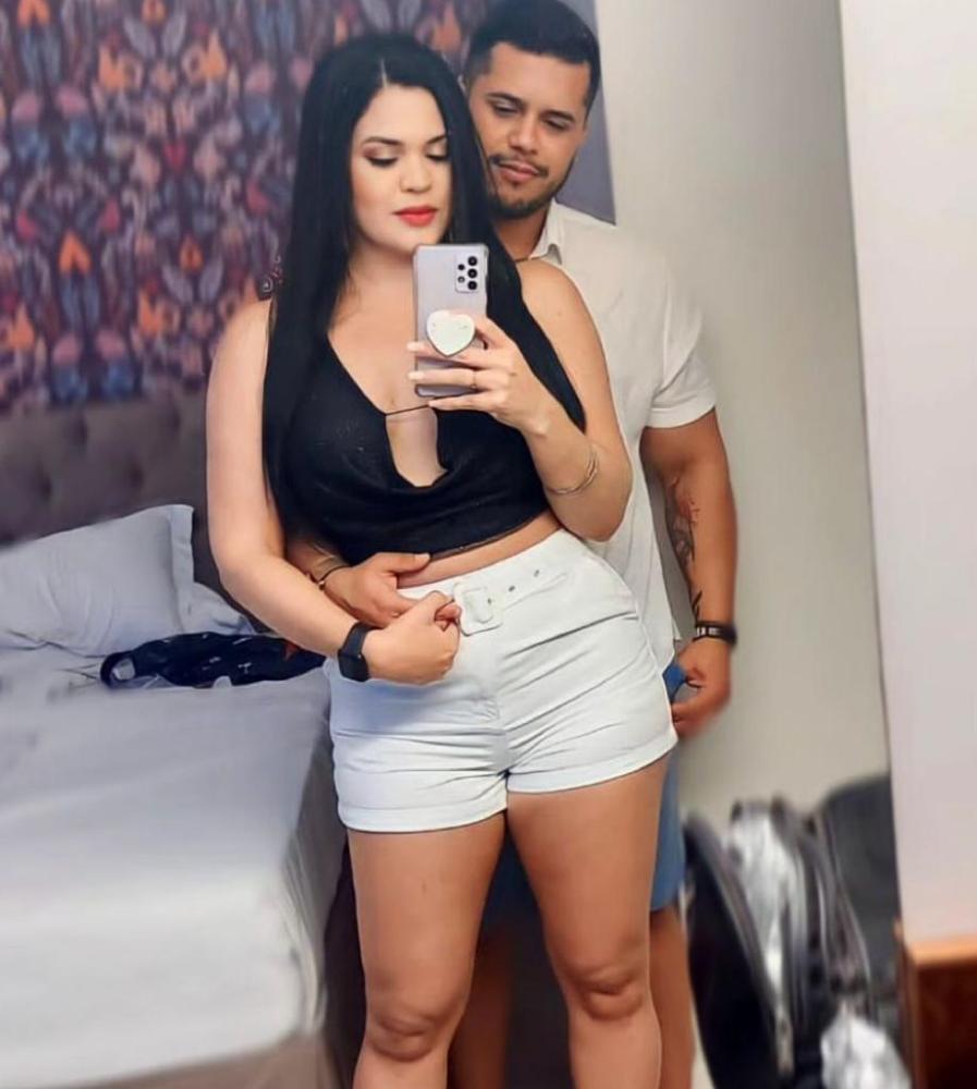 Camila Félix e seu namorado; eles estavam separados havia 17 anos (Foto: Mila Félix) 