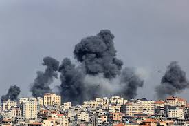 Prédios são explodidos durante o conflito 