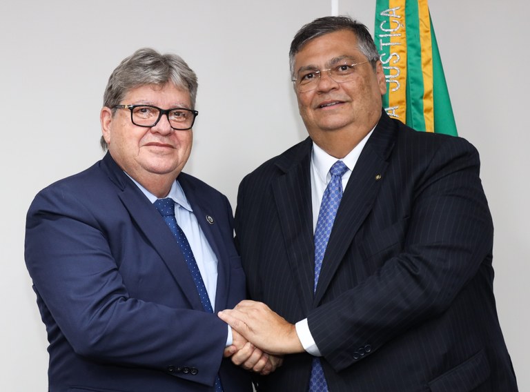 Em reunião com Flávio Dino, João Azevêdo assegura implantação de serviço aeromédico da PRF e doação de helicóptero para reforço na segurança e saúde da PB