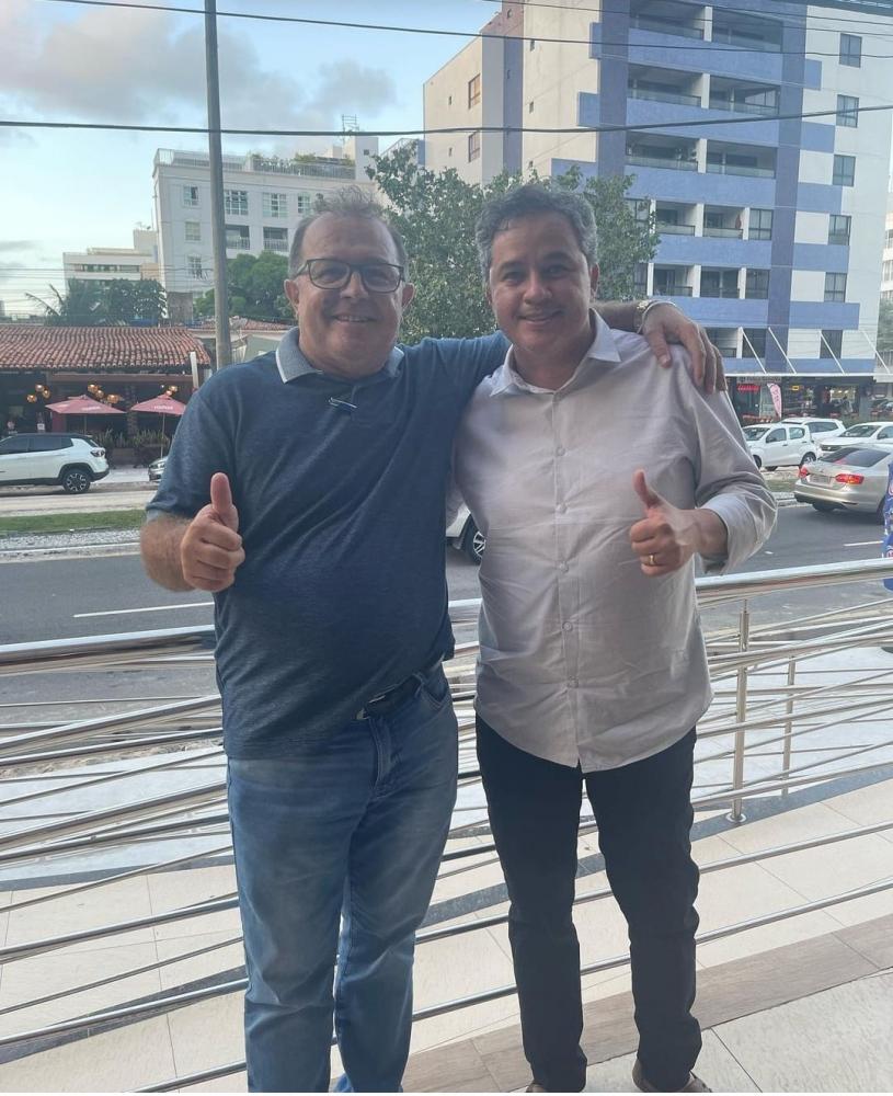 Efraim Filho se reúne com Ceninha Lucena e reafirma compromisso de enviar caminhão compactador para Bonito de Santa Fé 