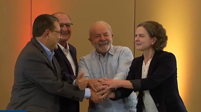 PSB oficializou, na manhã desta sexta-feira (8), a indicação do nome do ex-governador de São Paulo, Geraldo Alckmin como vice-presidente na chapa de Lula (PT)