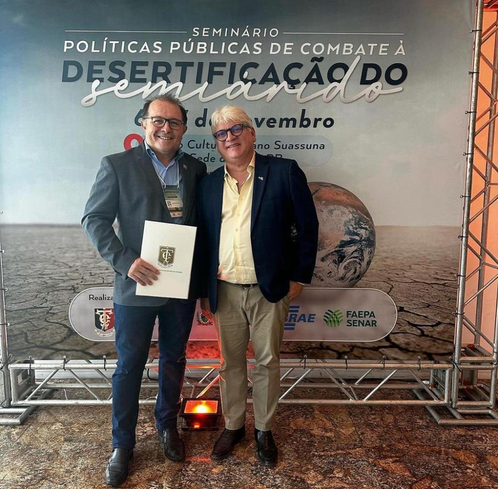 Prefeito Ceninha durante o seminário 