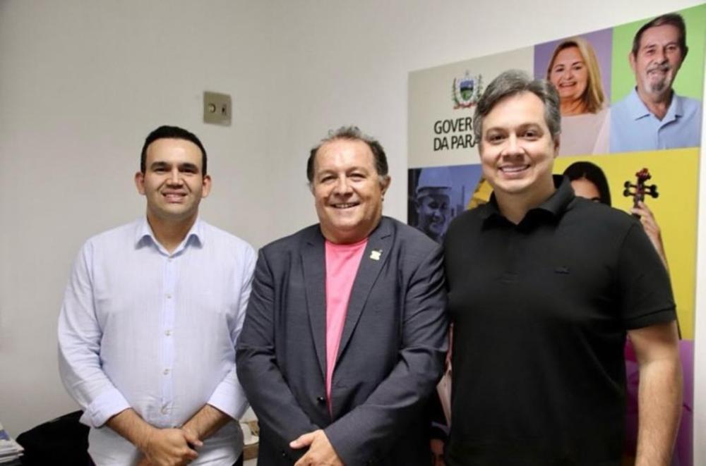 Ceninha Lucena se reúne com o secretário de estado Jhony Bezerr e solicita ambulância para o hospital de Bonito de Santa Fé