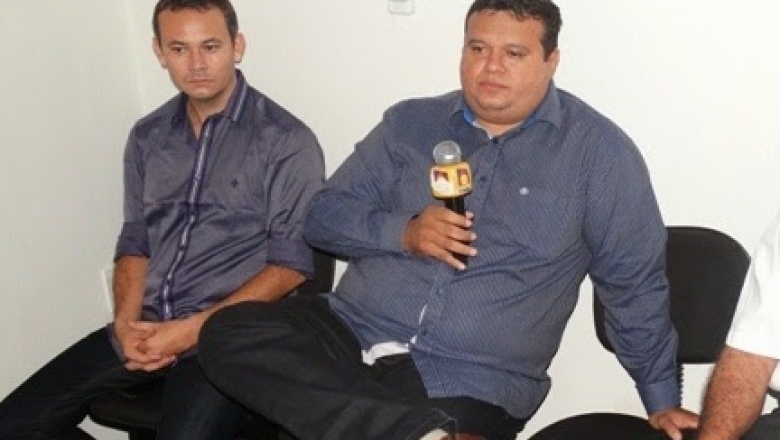  Em Santa Helena, pela primeira vez prefeito João Cléber classifica ex-prefeito Emanuel Messias como adversário 