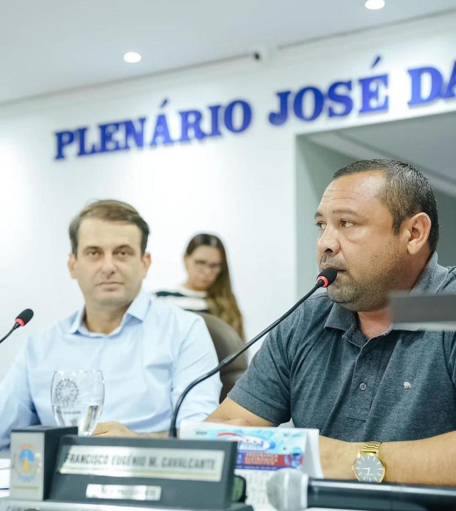  Prefeito Bal Lins sanciona lei que concede “Bolsa- Diário” para os professores municipais; presidente da Câmara comemora 