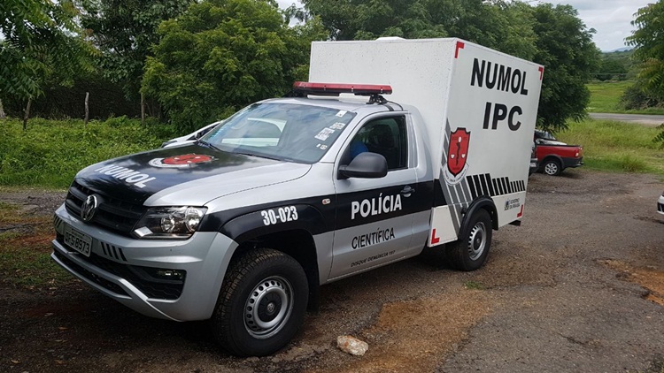 A Polícia Civil informou que não havia sinais de arrombamento na residência.