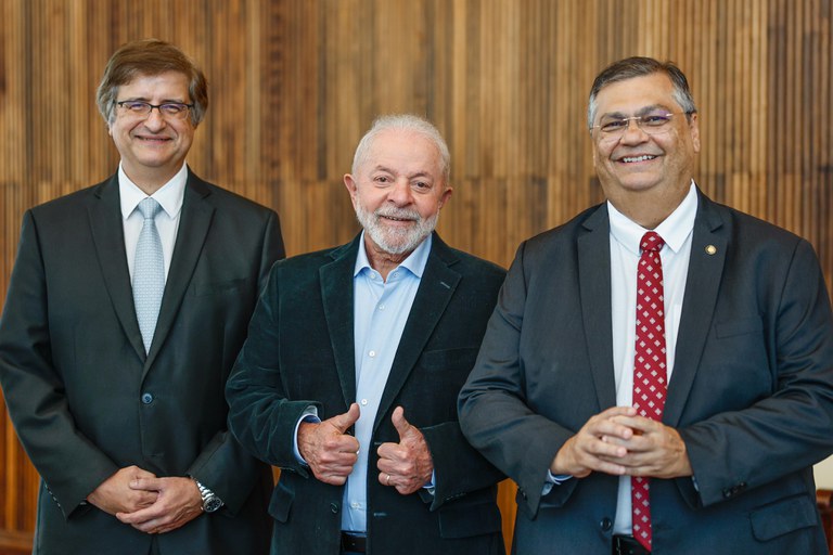 Dino e Gonet foram convocados para uma reunião com Lula no Palácio da Alvorada, nesta segunda-feira, fora da agenda oficial do petista
