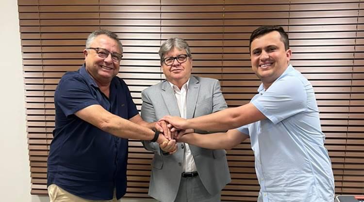 Com articulação de João Azevedo e anuência de Chico Mendes, Gilbertinho se afasta e Aírton Pires vai assumir cadeira na ALPB 