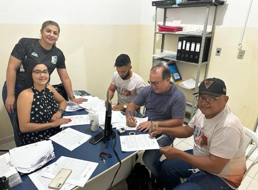 Ceninha Lucena assinou na manhã desta segunda-feira (11) o TERMO DE ADESÃO à Lei Paulo Gustavo