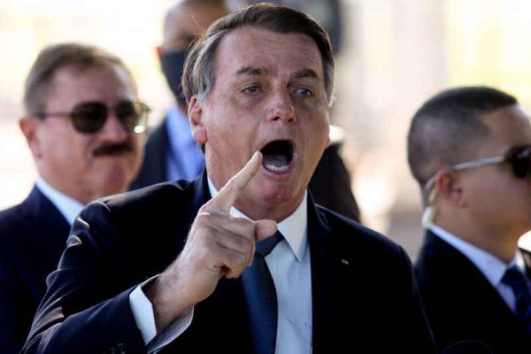 Bolsonaro durante sua live semanal 
