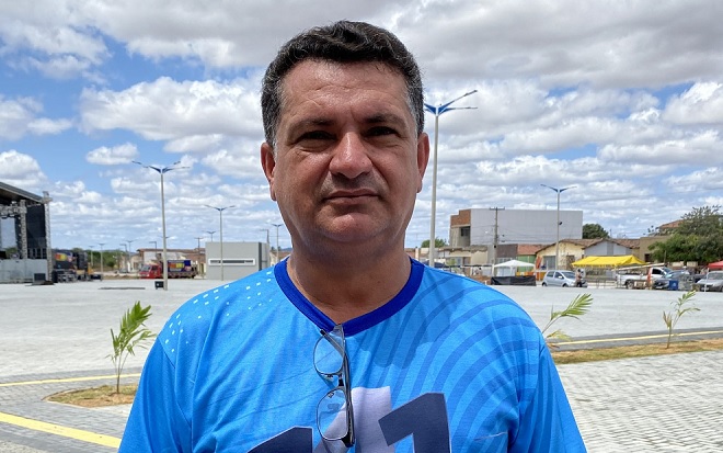 Prefeito Luiz Claudino é um dos que mais investe em ohras na PB 