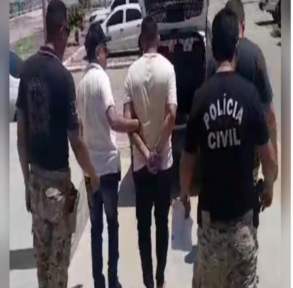 O assalto repercutiu em todo o sertão, onde na ocasião os bandidos levaram uma Hilux e outros objetos da residência das vítimas. 
