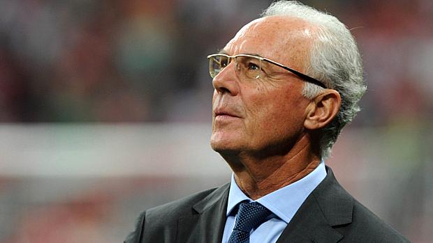 O ex-jogador de futebol alemão Franz Beckenbauer morreu neste domingo, 7.
