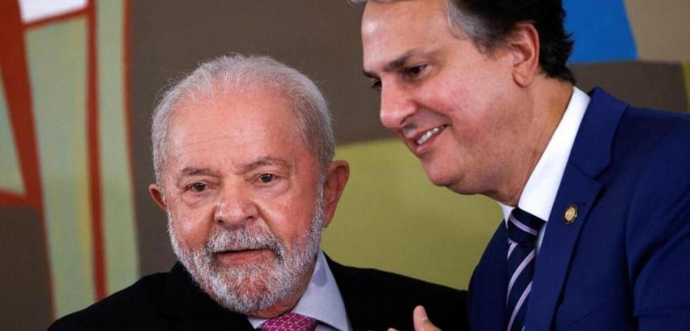 Lula sanciona o Pé de Meia, poupança para estudantes do ensino médio