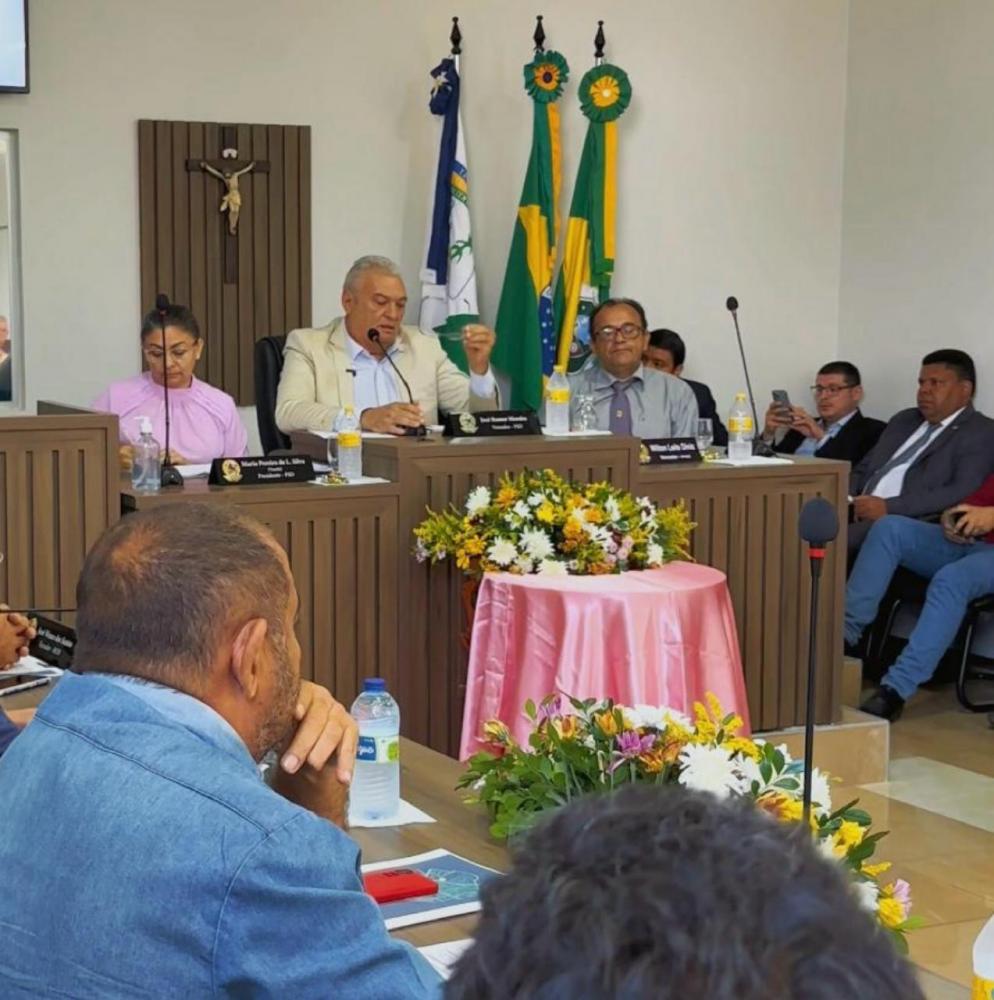 Com a participação de muitas autoridades, Câmara do Barro retoma trabalhos legislativos de 2024 