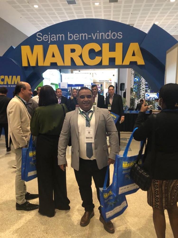 Prefeito Marcos Eron durante o evento