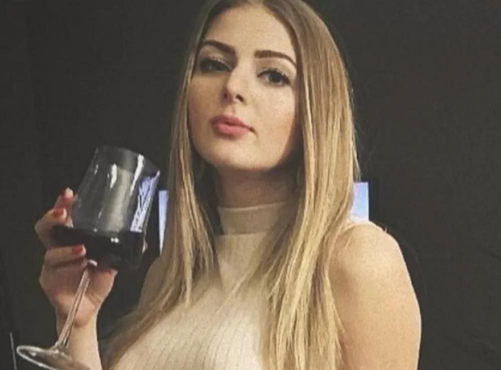  Entre viagens e luxo, influencer é pega 'dando' milhões para mísseis russos