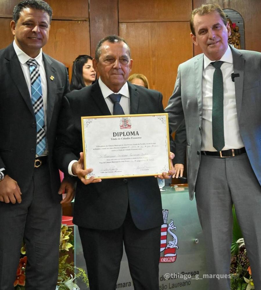 LEGENDA: Empresário (Naldinho); vereador Marmuthe); deputados Chico Mendes e João Gonçalves (Foto: Câmara municipal de João Pessoa) 