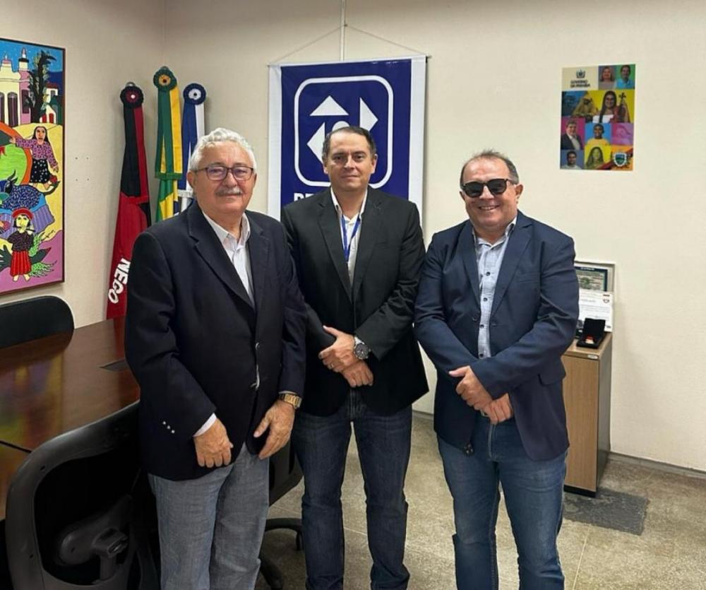 Durante audiência no DETRAN (Foto: assessoria) 