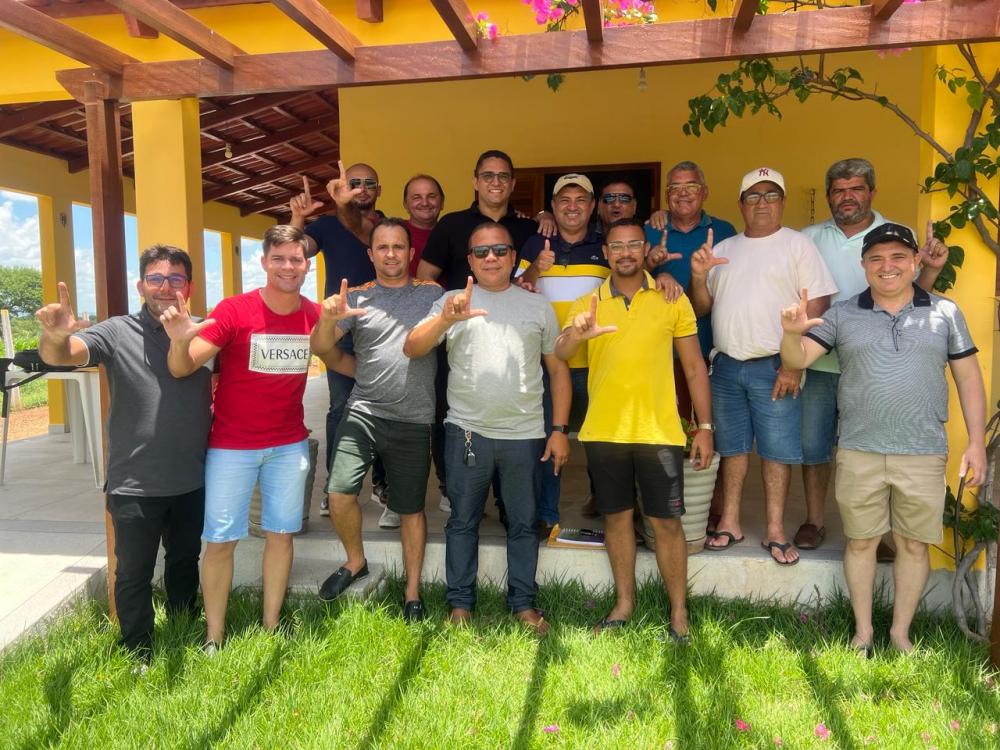 Pré-candidatos a vereadores do Republicanos se reúnem com prefeito Luiz Claudino, em São João do Rio do Peixe