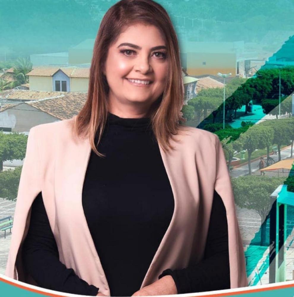 Vereadora de Poço de José de Moura nega rompimento com o grupo de situação e reafirma apoio às pré-candidaturas de Raelza e Werlaynne 