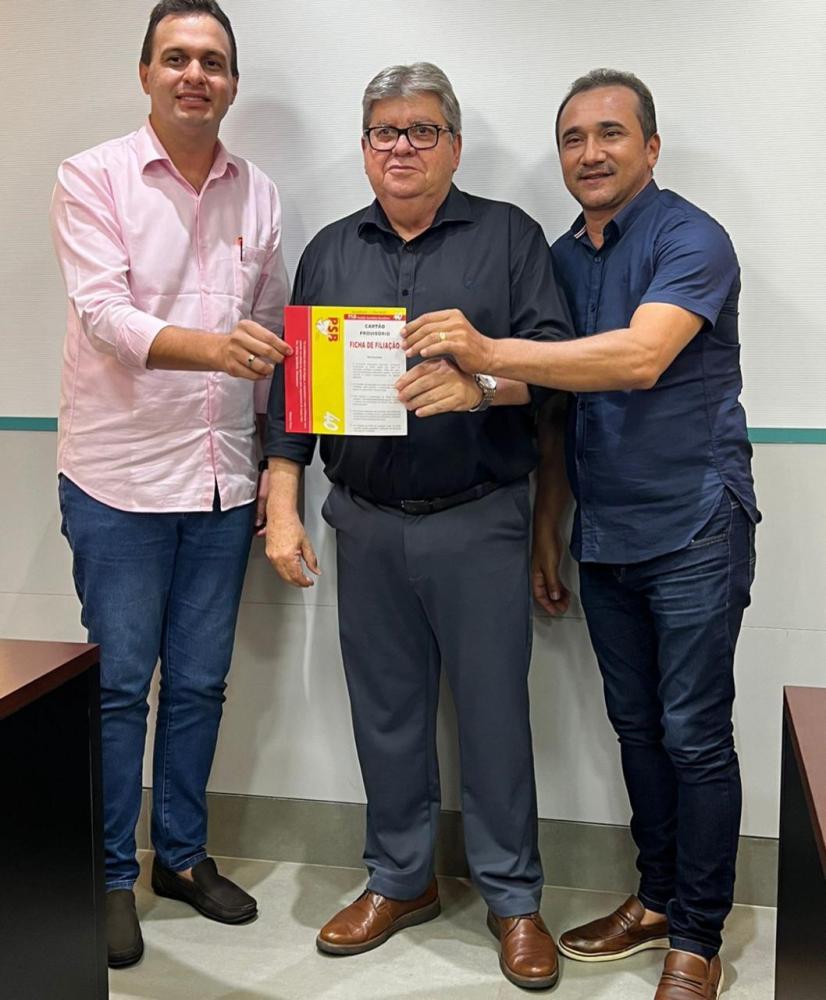 Prefeito e vice de Triunfo se filiam no PSB e vão disputar eleição pelo partido do governador 