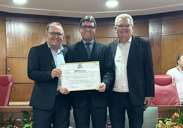 Em João Pessoa: Prefeito Ceninha Lucena participa de cerimônia de titulo pessoense ao matemático Fagner Dias Araruna