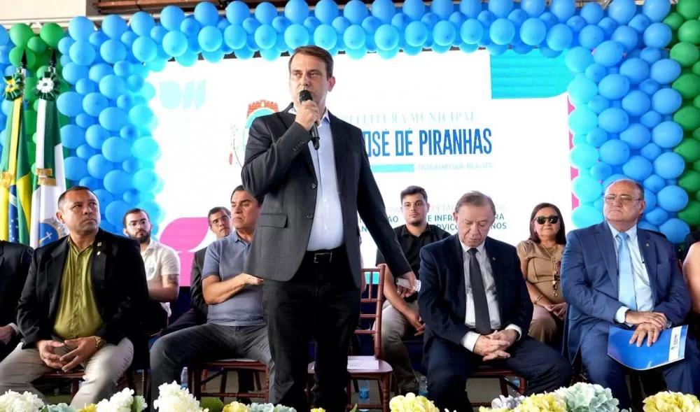 Prefeito de São José de Piranhas, Bal Lins.