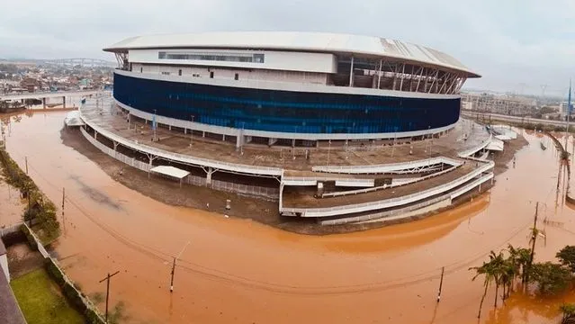 Arredores da Arena do Grêmio ficaram alagados Reprodução/Redes sociais