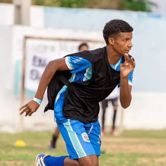 Atleta aprovado em peneira do Sousa Esporte Clube.