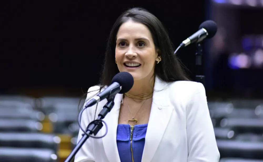 Repercute em vários países morte da deputada federal, Amália Barros 