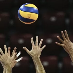 O vôlei é o segundo esporte mais acompanhado pelos brasileiros, de acordo com a Opinion Box. Imagem: Vassil Donev/Efe