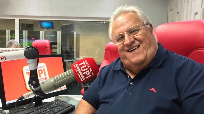 Apolinho, considerado um dos maiores comunicadores da radiodifusão brasileira