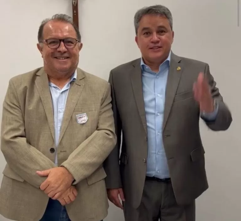 Prefeito Ceninha Lucena ao lado do Senador Enfraim Filho.