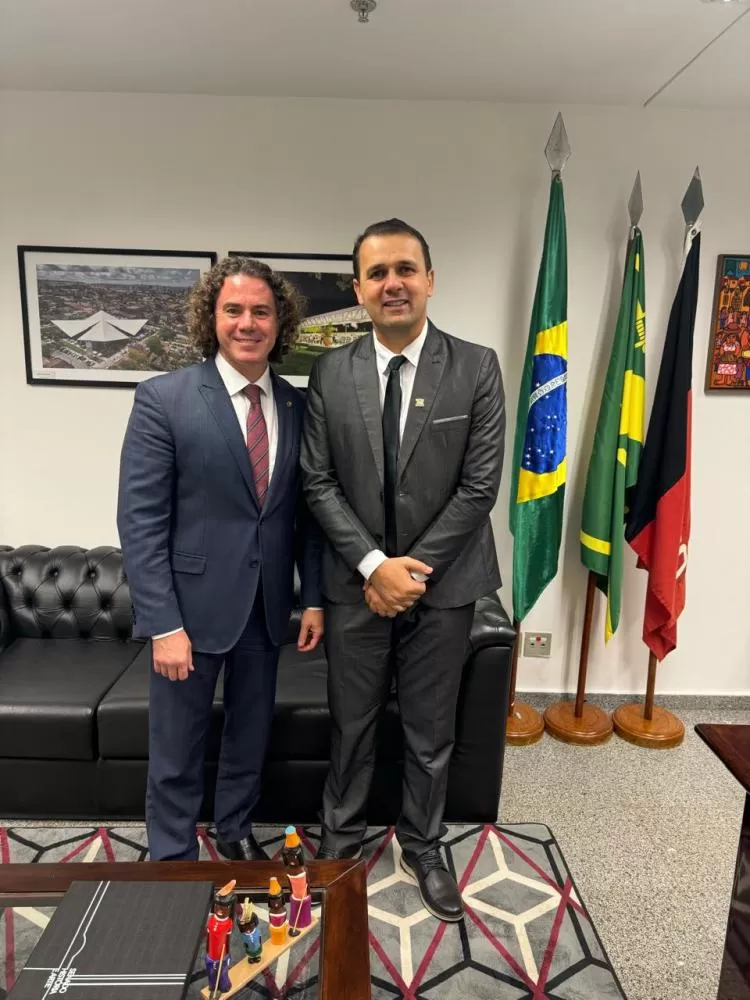 Prefeito Aldo Andrade ao lado do Senador Veneziano Vital.