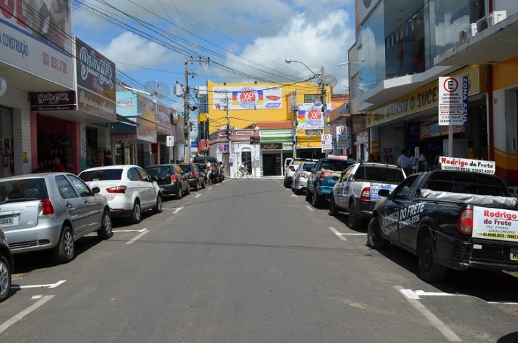 Motoristas se irriam com multas no trânsito de Cajazeira (Foto: Diário do Sertão) 
